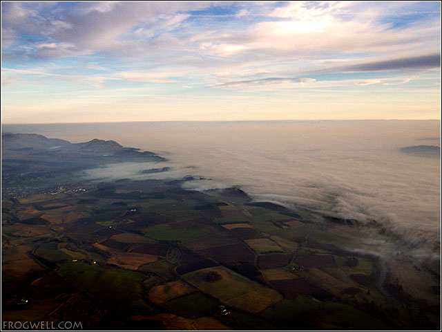 Fog covering the Forth valley and reaching out to Dunblane. Fog covering the Forth valley and reaching out to Dunblane.